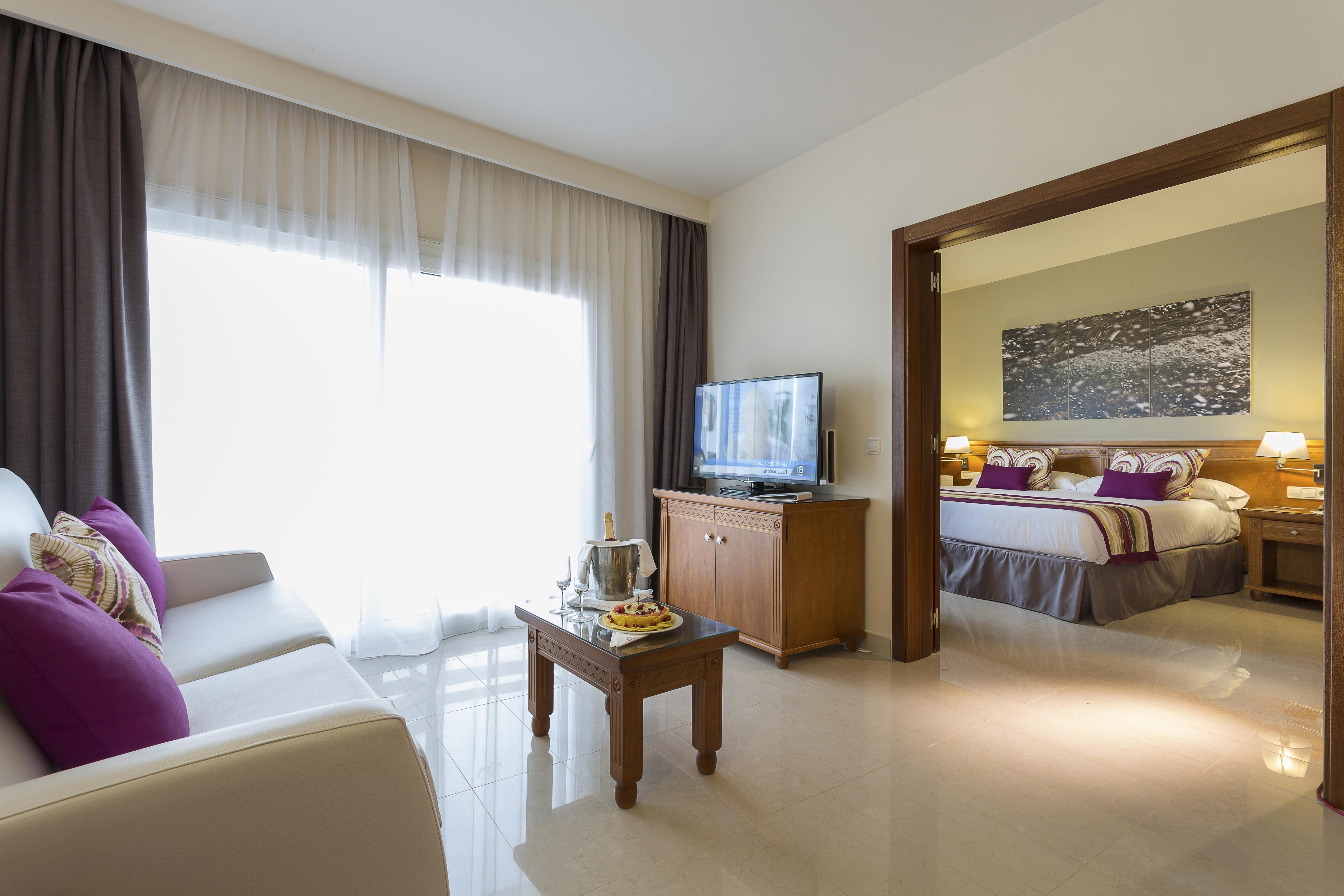 Grand Palladium Palace Ibiza Resort&Spa- All Inclusive Playa d'en Bossa Esterno foto Suite