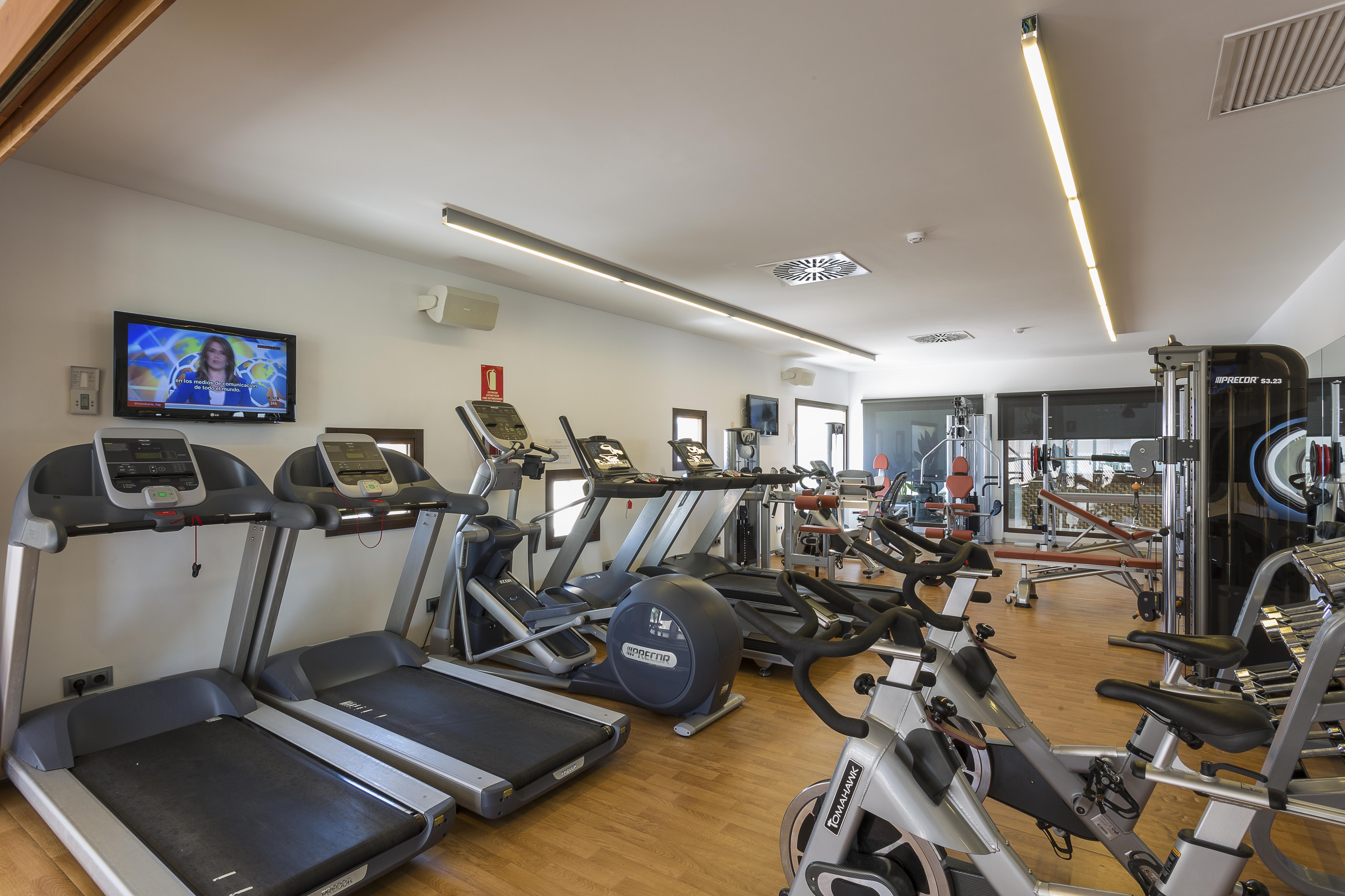 Grand Palladium Palace Ibiza Resort&Spa- All Inclusive Playa d'en Bossa Esterno foto The gym at the hotel