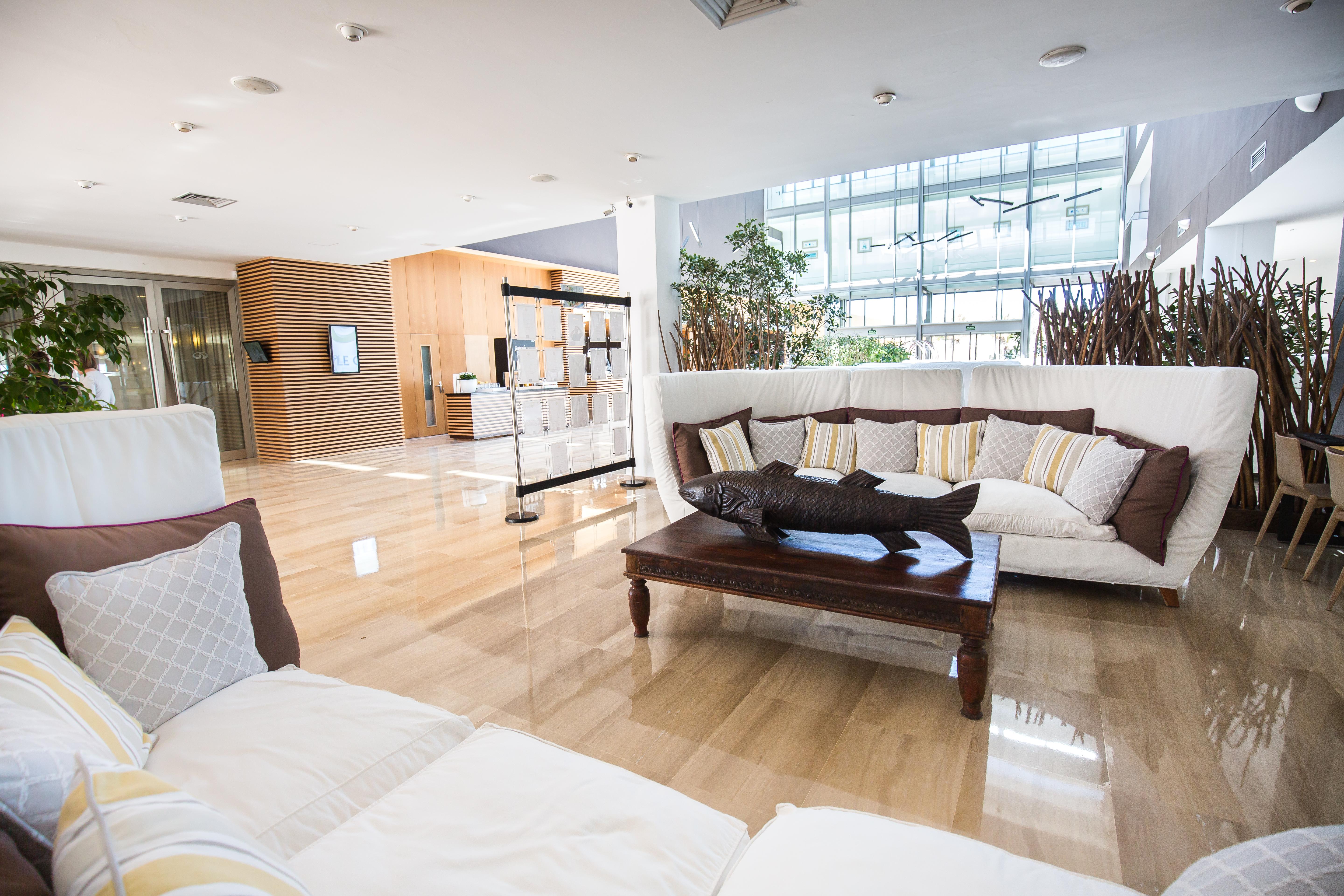 Grand Palladium Palace Ibiza Resort&Spa- All Inclusive Playa d'en Bossa Esterno foto The lobby of the hotel