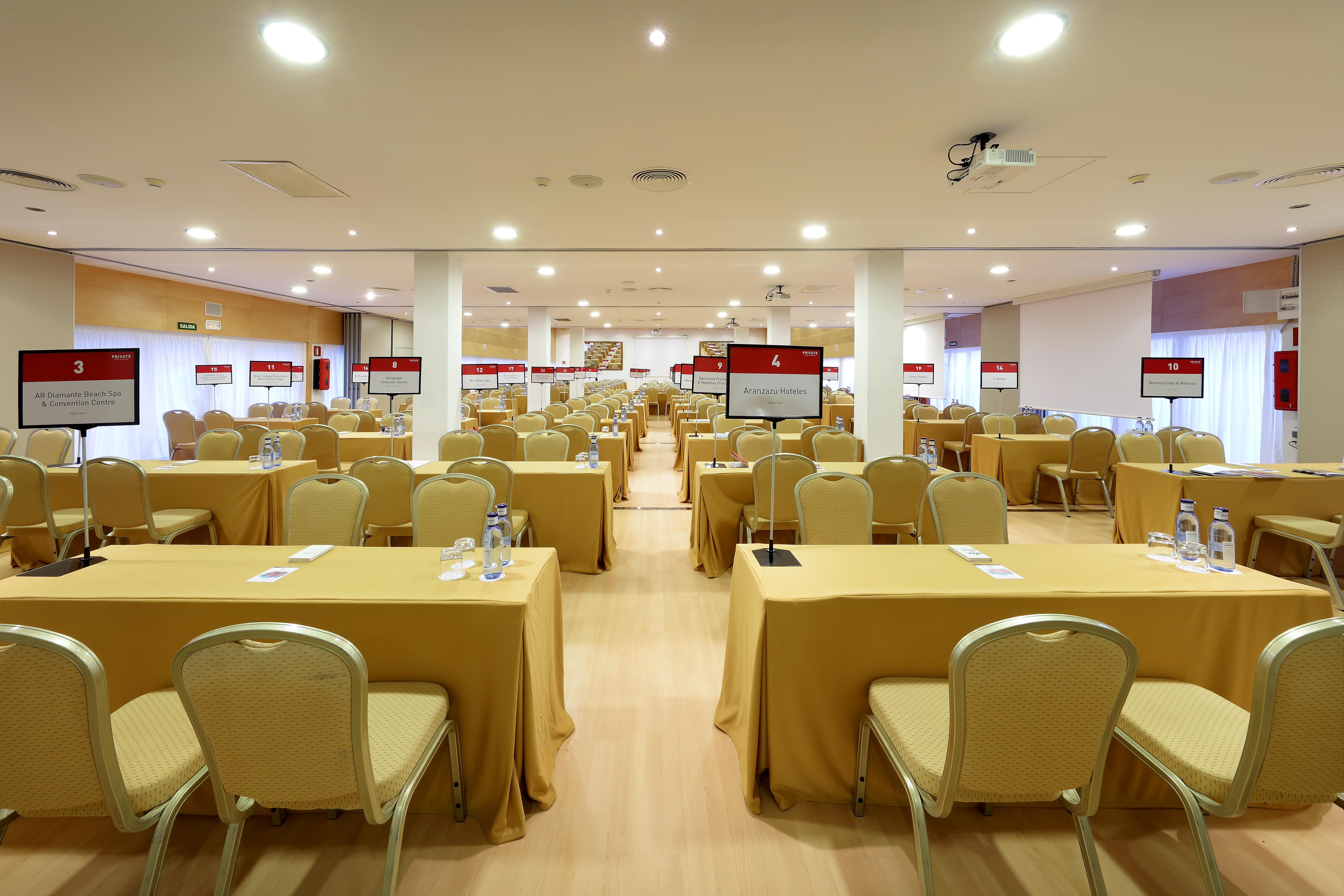 Grand Palladium Palace Ibiza Resort&Spa- All Inclusive Playa d'en Bossa Esterno foto Meeting room