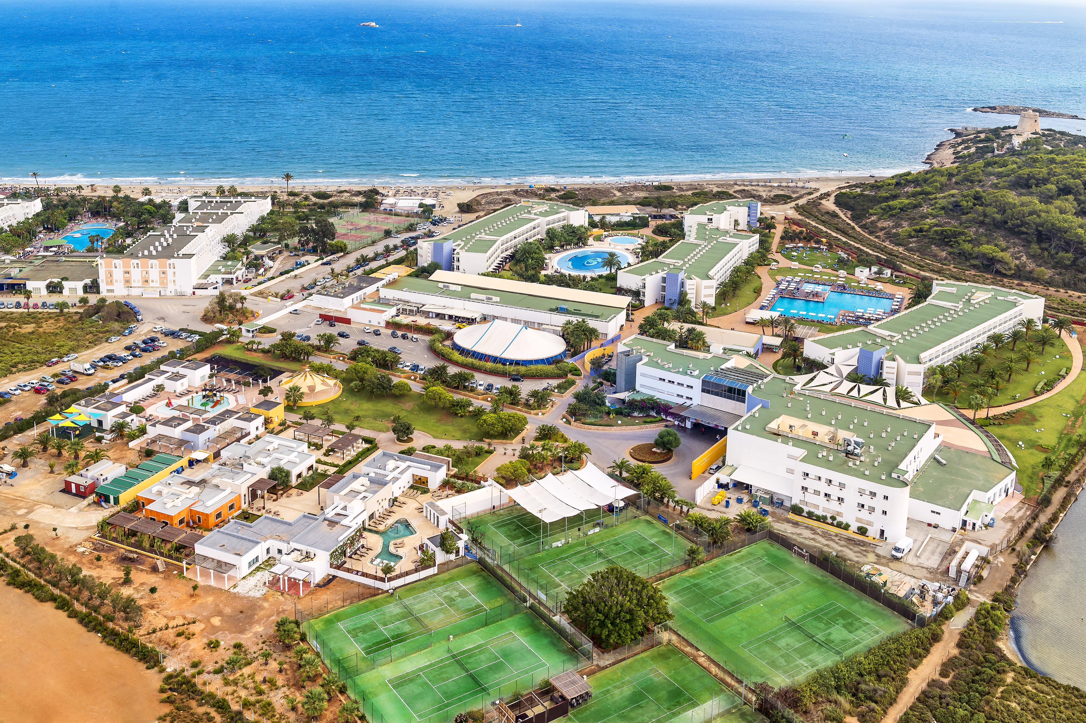 Grand Palladium Palace Ibiza Resort&Spa- All Inclusive Playa d'en Bossa Esterno foto Aerial view of the campus
