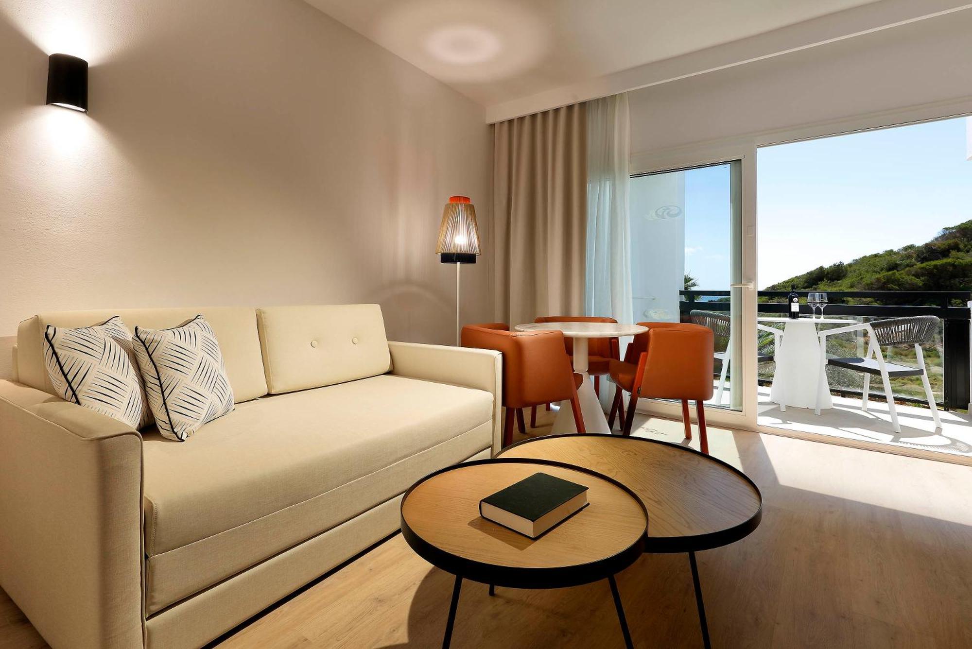 Grand Palladium Palace Ibiza Resort&Spa- All Inclusive Playa d'en Bossa Camera foto A living room