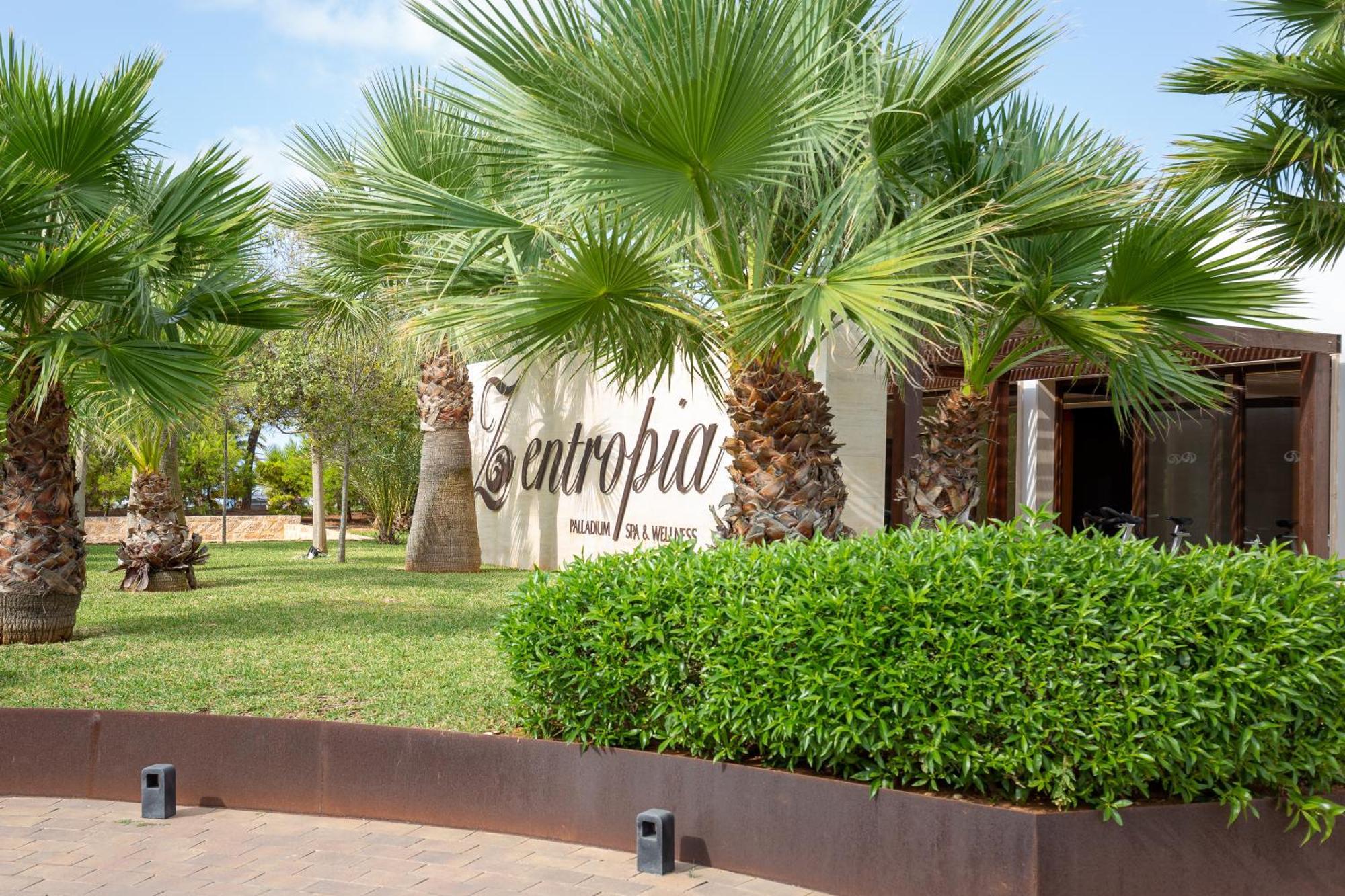Grand Palladium Palace Ibiza Resort&Spa- All Inclusive Playa d'en Bossa Esterno foto Entrance to the hotel